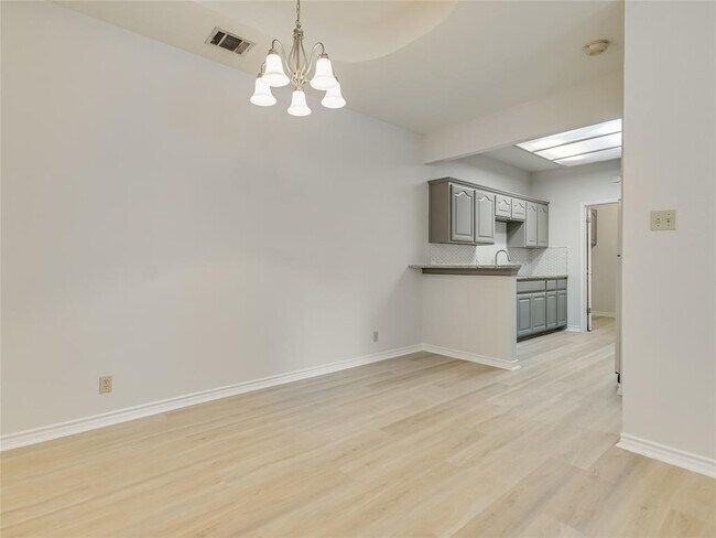 Photo - 2601 Riddle Rd