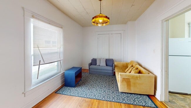 Photo - 717 Dewey Ave