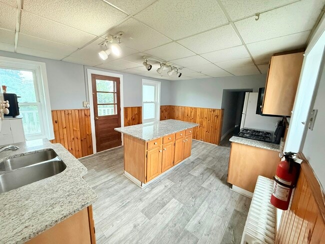 Photo - 3527 Kutztown Rd Unit #3 2ndFloor