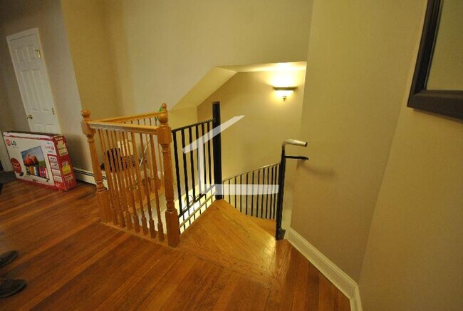 Photo - 3Br/2Bth in Brookline! H/HW included!