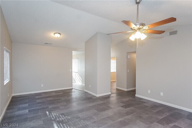 Photo - 1806 Mazzanti Way