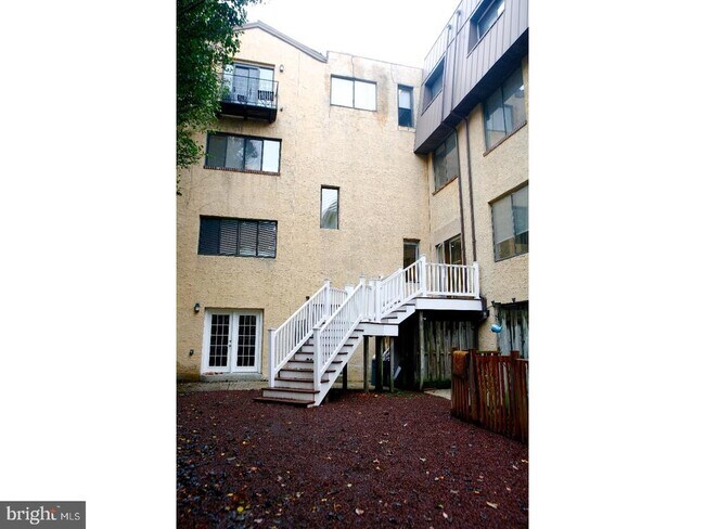 Photo - 2031 South St Unit 233