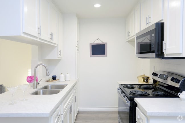 1BR-1BA - 550 SF