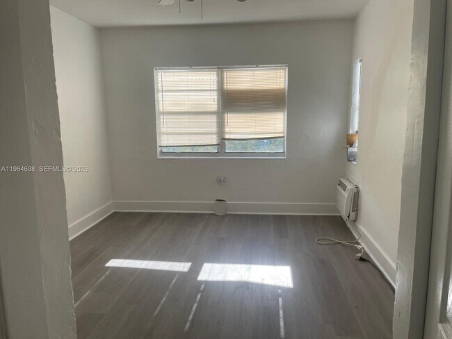 Photo - 1784 Normandy Dr Unidad 4