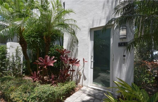Building Photo - 783 NE 4th Ave Rental