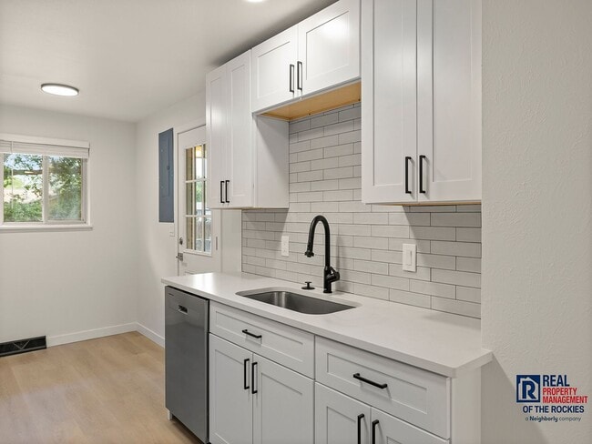 Building Photo - Beautifully Remodeled Duplex in Great Fort... Rental