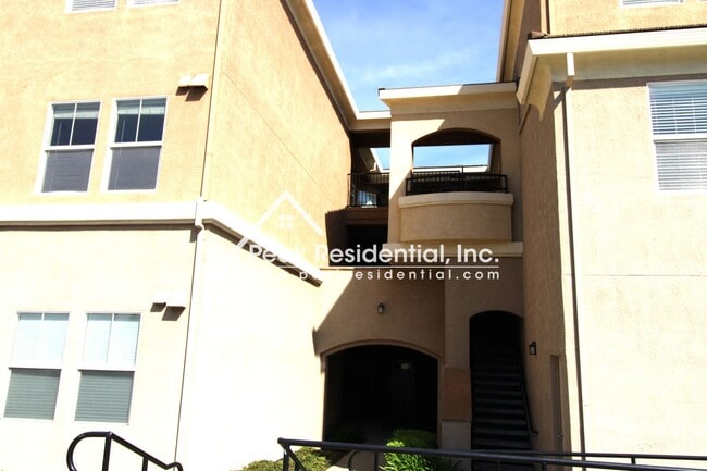 Photo - Wonderful 2bd/2ba Folsom Condo with 1 Car Garage!