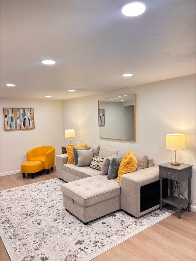 923 Pleasant Ave Unit 1