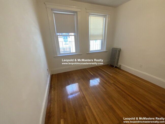 Photo - 126 Warren St