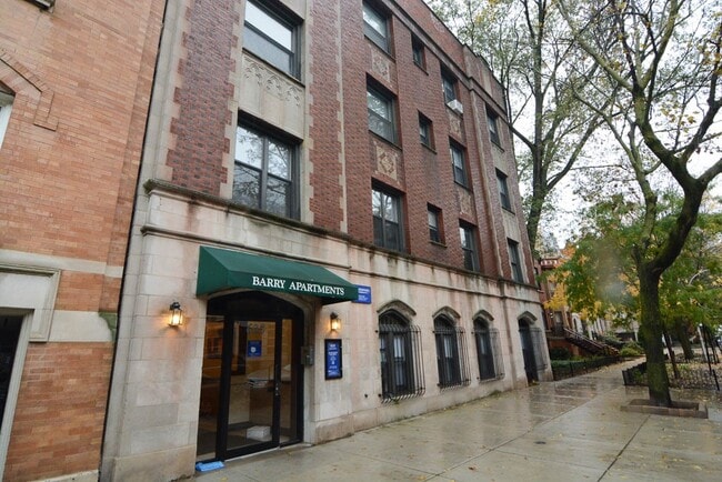 Building Photo - 645 W Barry Ave Unit A01C