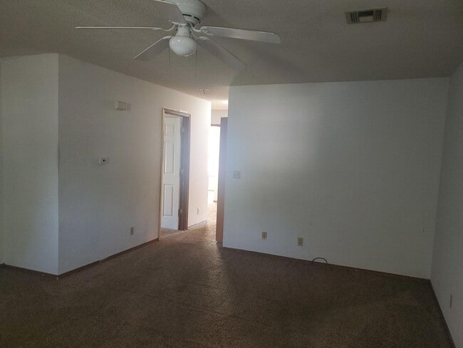 Photo - Derby half duplex