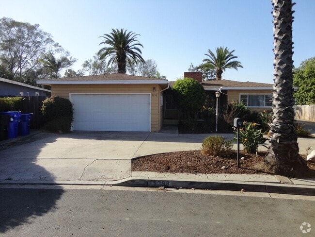 Building Photo - Close to SDSU 4 Bedroom Home!! Unit 5368 W FALLS VIEW DR