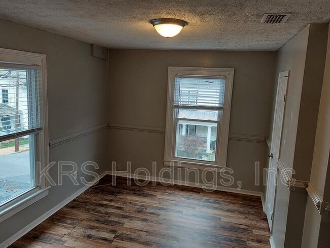 Photo - 607 Winthrop St Unit Apt 2