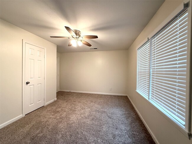 Photo - 8 Piney Way