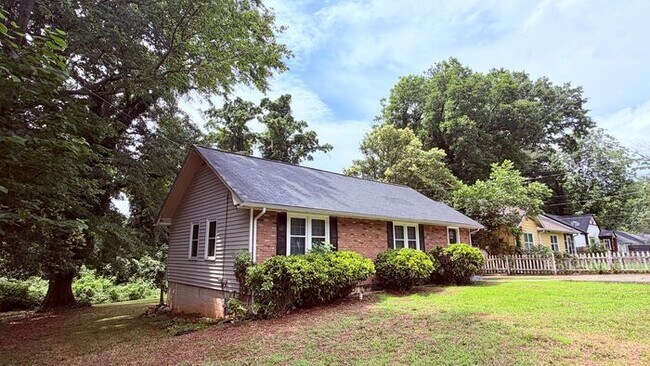 Photo - Venetian Hills Hidden Gem! 3 Bed - 2 Bath Near Fort McPherson, Available NOW!