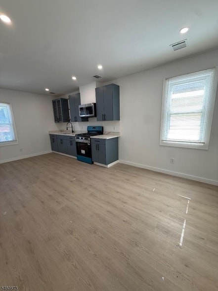 94 Broughton Ave Unit 2A