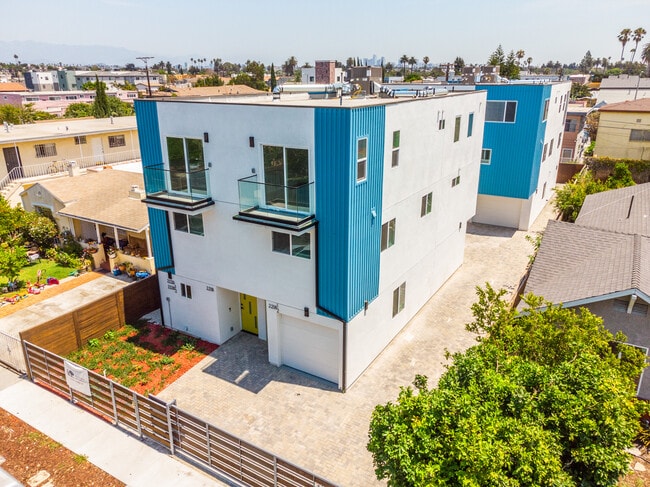 Photo - 2218 Carmona Ave