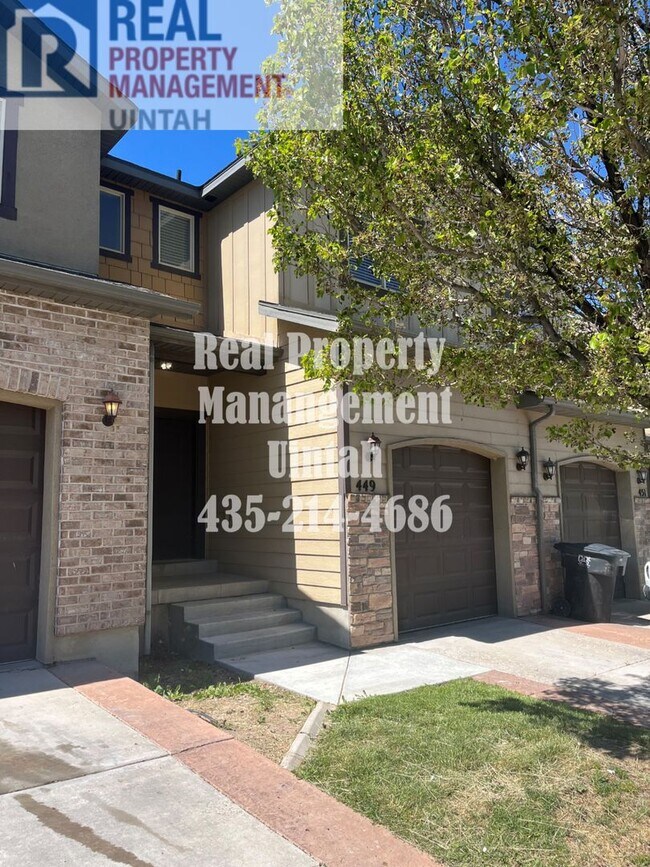 Photo - 3 bed 2.5 bath townhome in Fox Run. MOVE IN SPECIAL $400 OFF YOUR FIRST MONTH'S RENT WHEN YOU SIG...