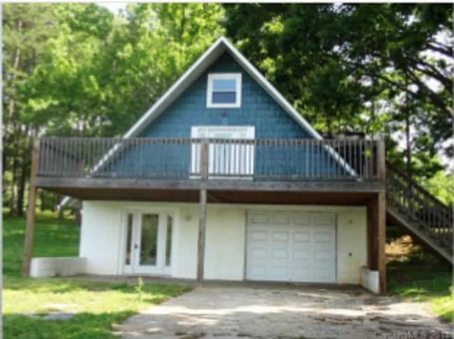 Photo - 300 Greenbay Road