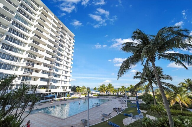 Building Photo - 100 Lincoln Rd Unit 315 Rental