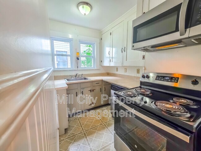 Photo - 195 Sagamore St