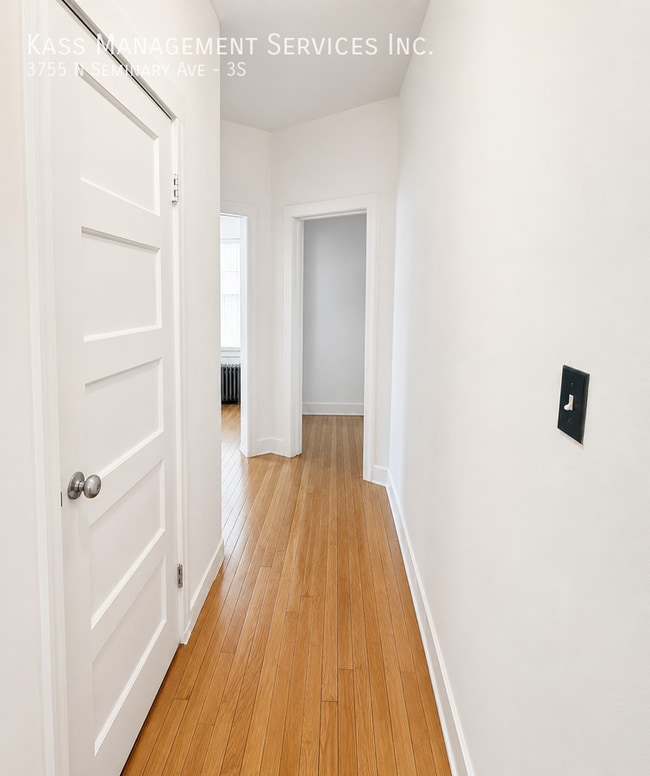 Photo - 3755 N Seminary Ave Unit 3S
