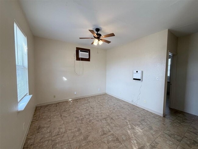 Photo - 251 Zimmerman Ave