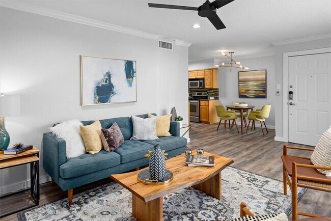 Photo - 900 S Lamar Blvd