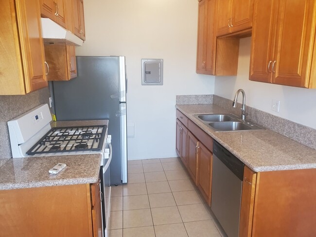 Photo - 1128 Raymond Ave Unidad 6
