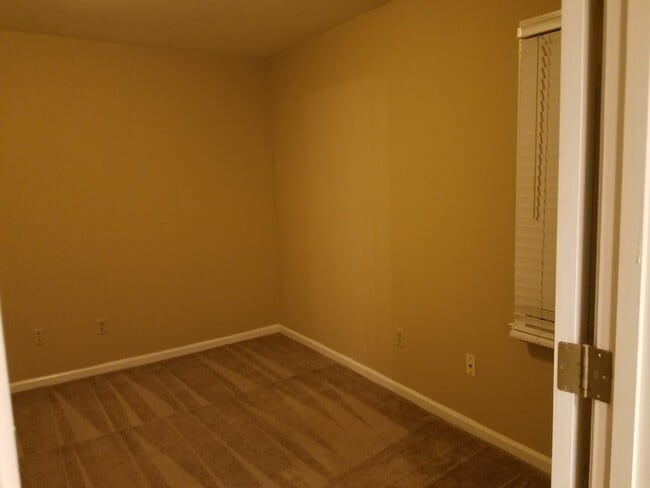 Photo - 104 Island Crest Cir