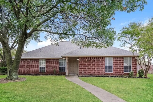 Building Photo - 1712 Lewis Trail