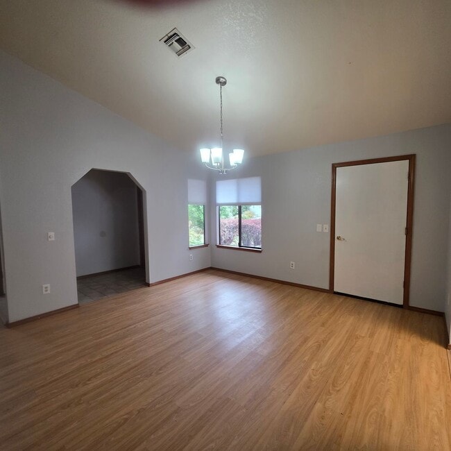 Photo - 651 Country Oak Dr