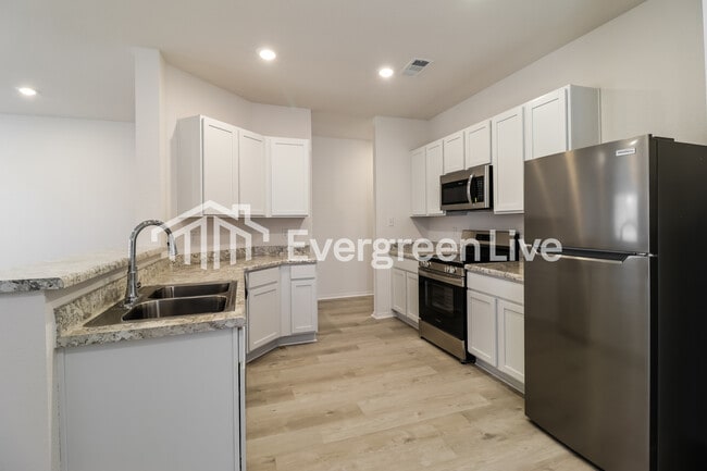 Photo - 117 Jasmine Ct