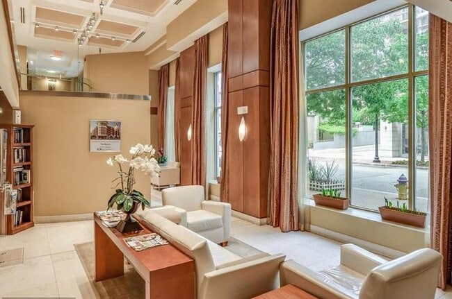 Photo - 2200 N Westmoreland St Unidad 502