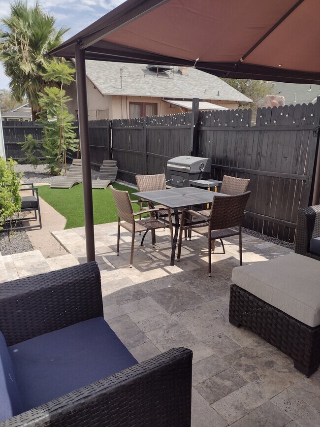 Photo - 2141 W Madison St