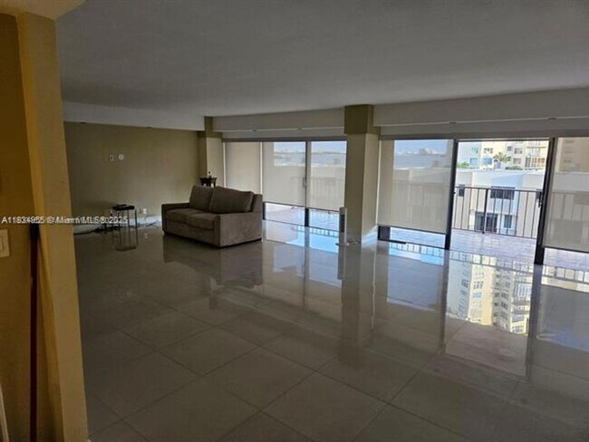 Photo - 1800 NE 114th St Unit 1800 NE 114th St  508