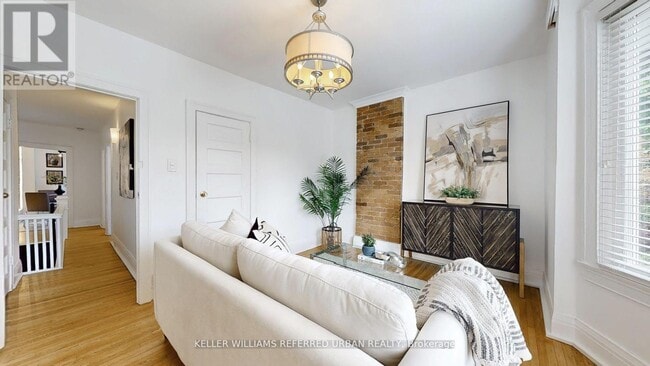 Photo - 266 Highfield Rd