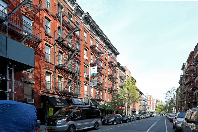 Photo - 335 E 9th St