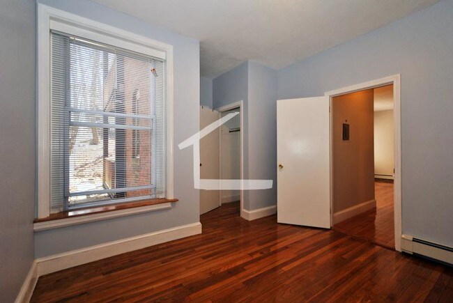 Photo - 168 Winthrop Rd Unit 4