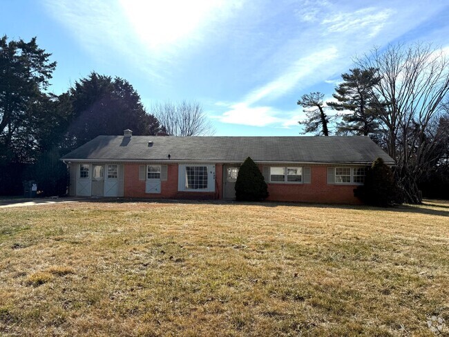 Building Photo - 5 Bedroom Home in Campbell County