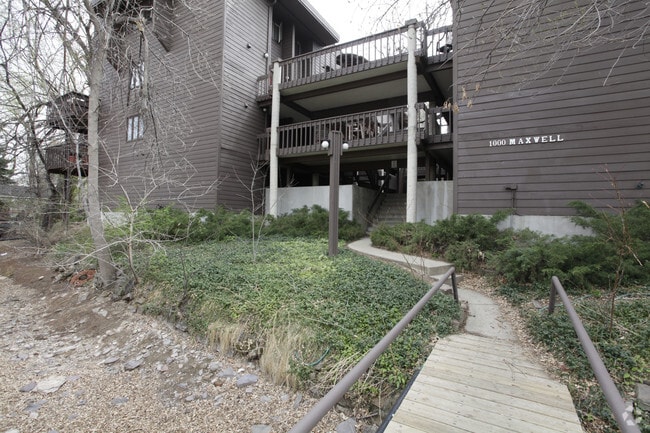 1000 Maxwell Ave - 1000 Maxwell Ave