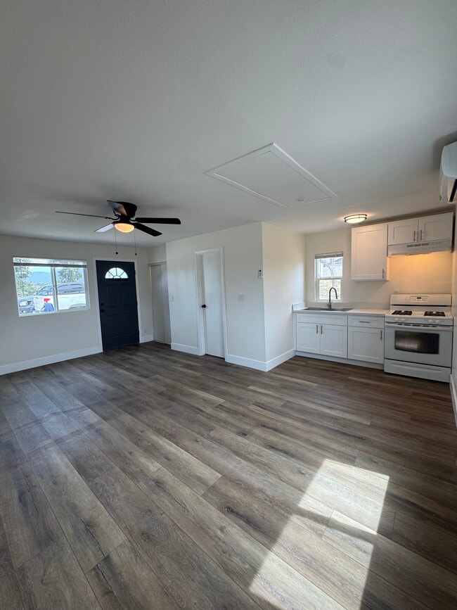 Photo - 1390 Prospect Dr