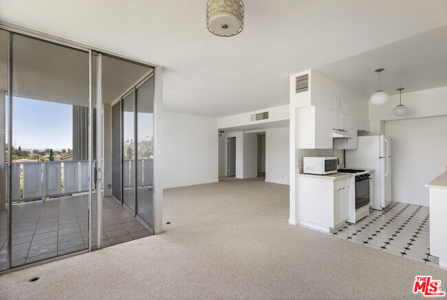 Building Photo - 4455 Los Feliz Blvd Unit 506 Rental