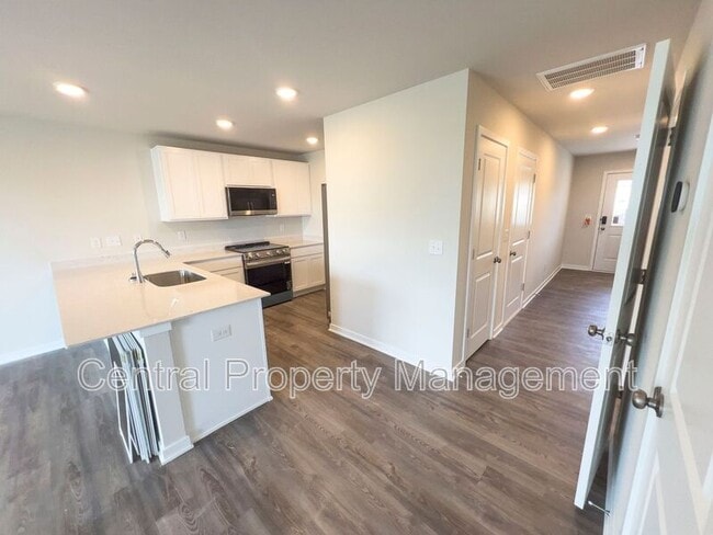 Photo - 6018 Tavener Dr
