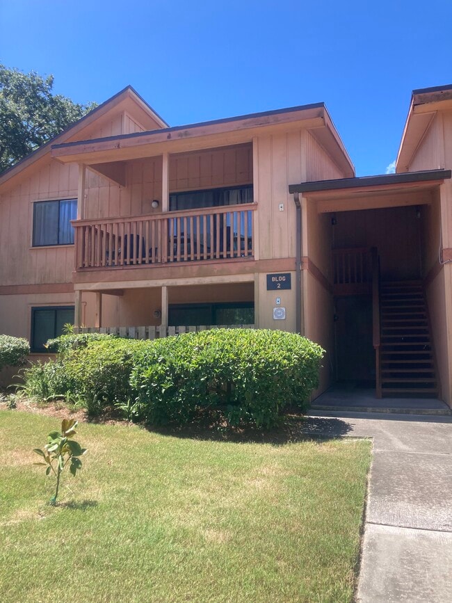 Building Photo - 2700 Mizell Ave Unit 201B Rental