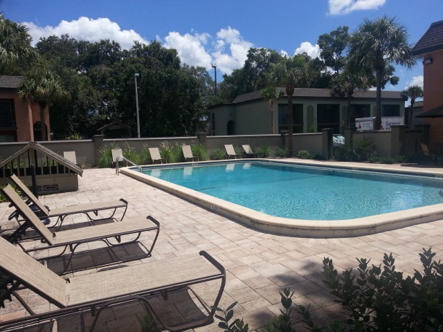 Dauphine Apartments