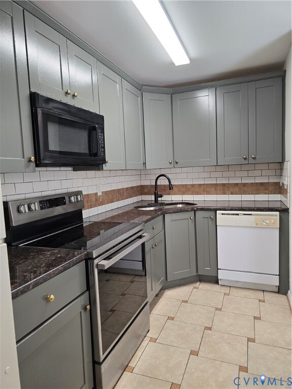 Photo - 757 Pleasant St