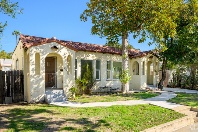 Building Photo - 1233 Orange Grove Ave Rental