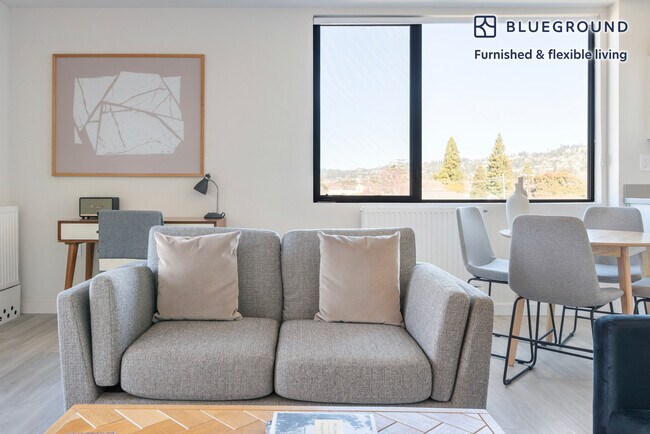 Photo - 1698 University Ave Unidad FL4-ID2126