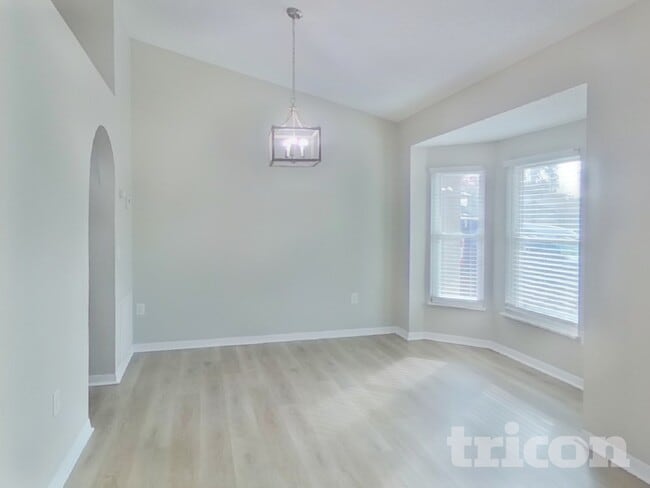 Photo - 250 Canterbury Ct